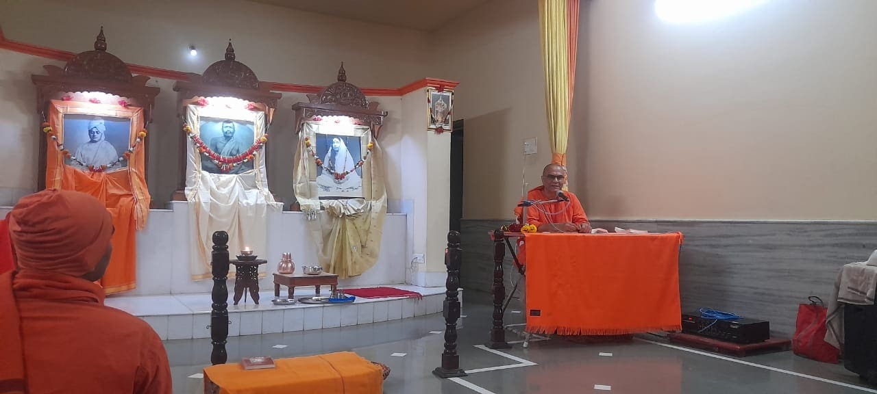 Rev Sw Vipapmanandaji Mj
